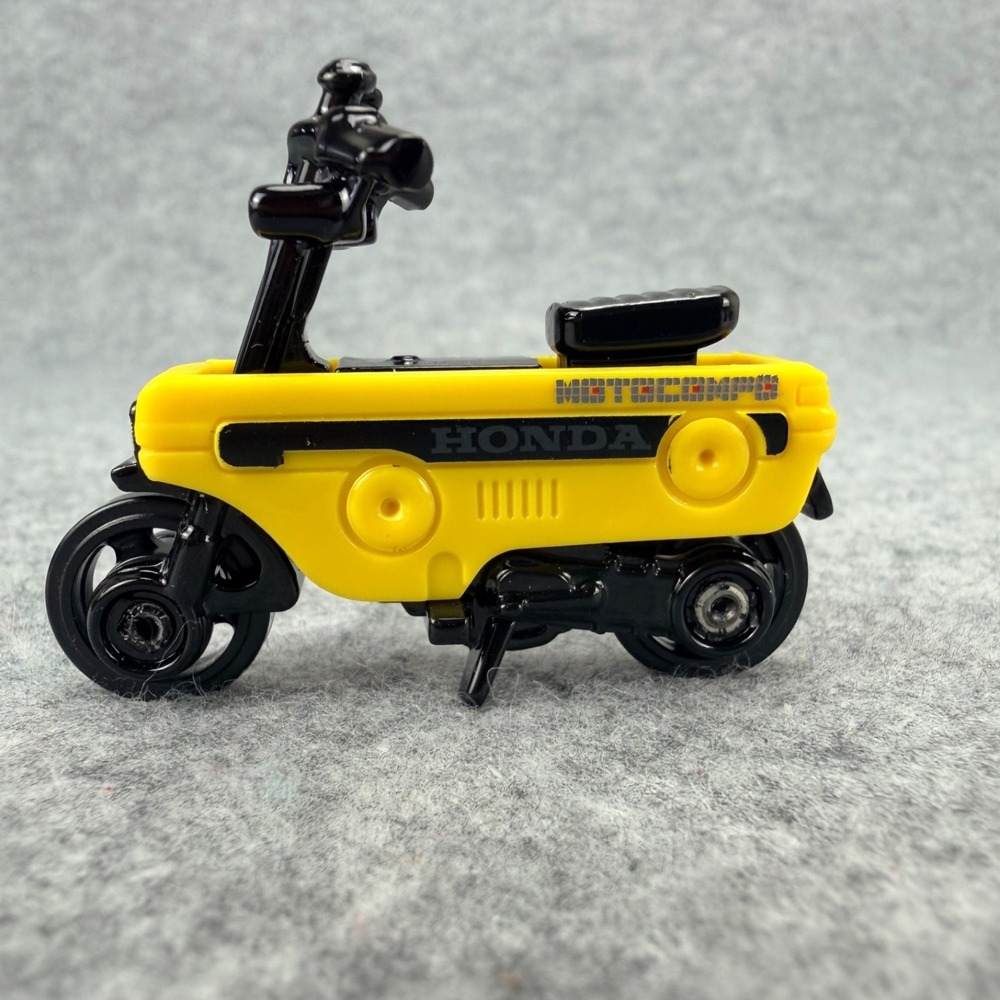 2025 Hot Wheels Honda Motocompo 1:64 Diecast Toy Race Yellow Motorcycle Bike